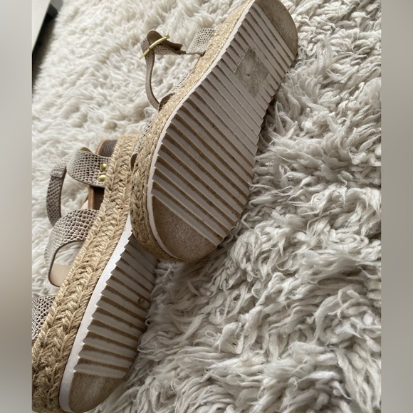 SANDALS - Picture 3 of 3